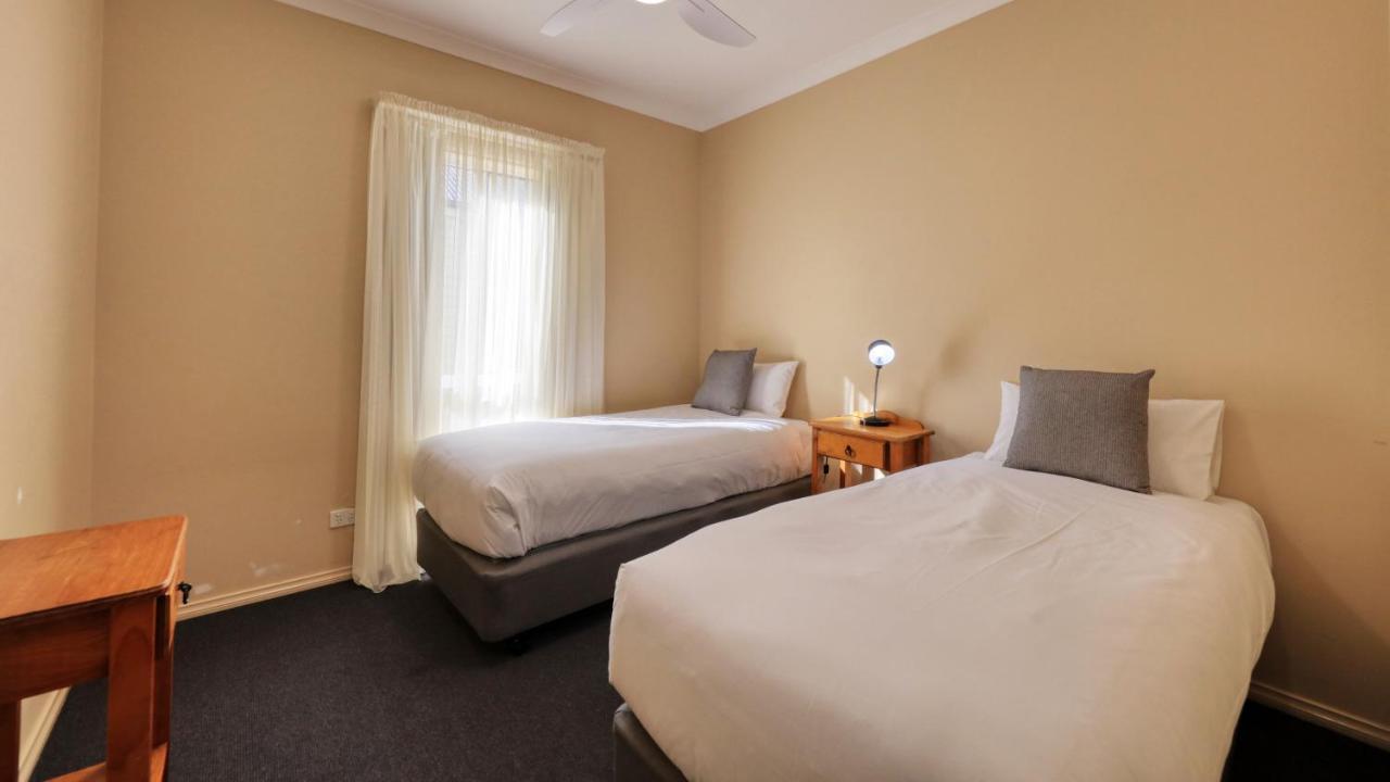 Bridges On Meninya Motel & Apartments Moama Luaran gambar