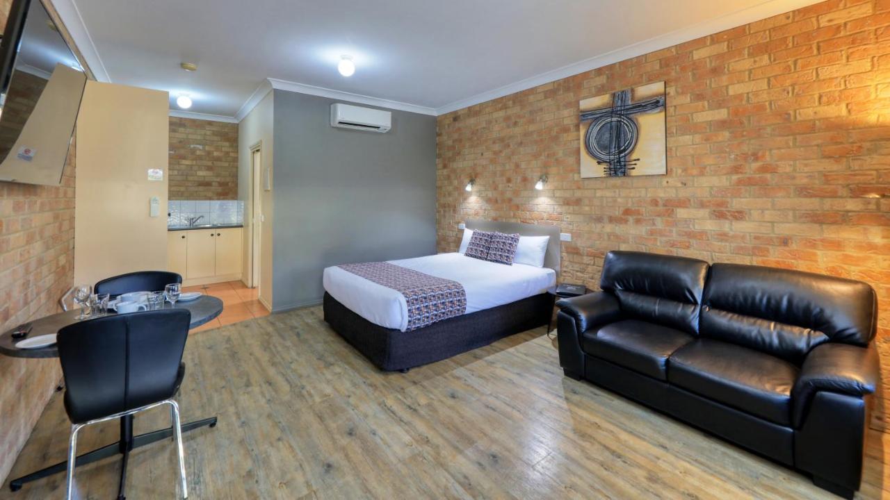 Bridges On Meninya Motel & Apartments Moama Luaran gambar