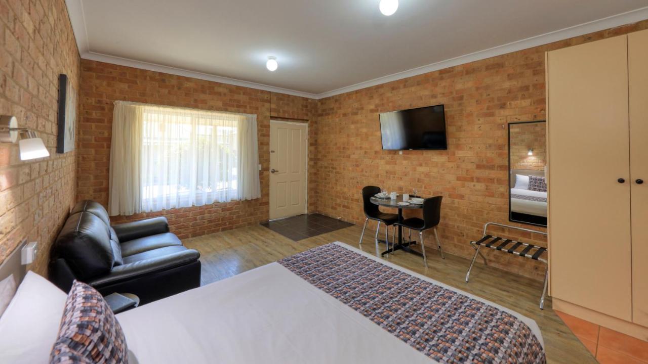 Bridges On Meninya Motel & Apartments Moama Luaran gambar