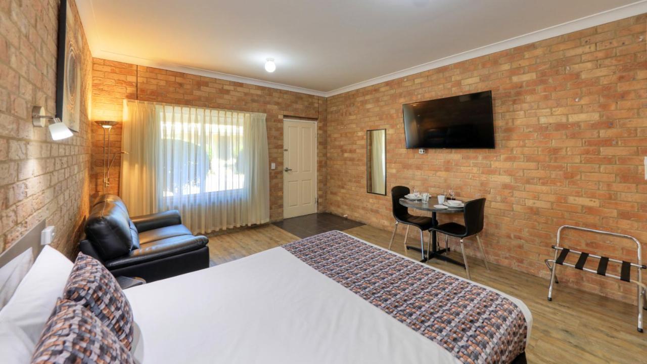 Bridges On Meninya Motel & Apartments Moama Luaran gambar