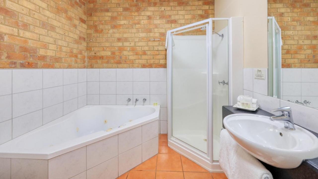 Bridges On Meninya Motel & Apartments Moama Luaran gambar