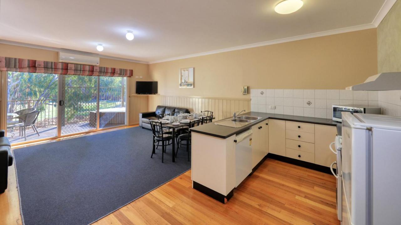 Bridges On Meninya Motel & Apartments Moama Luaran gambar