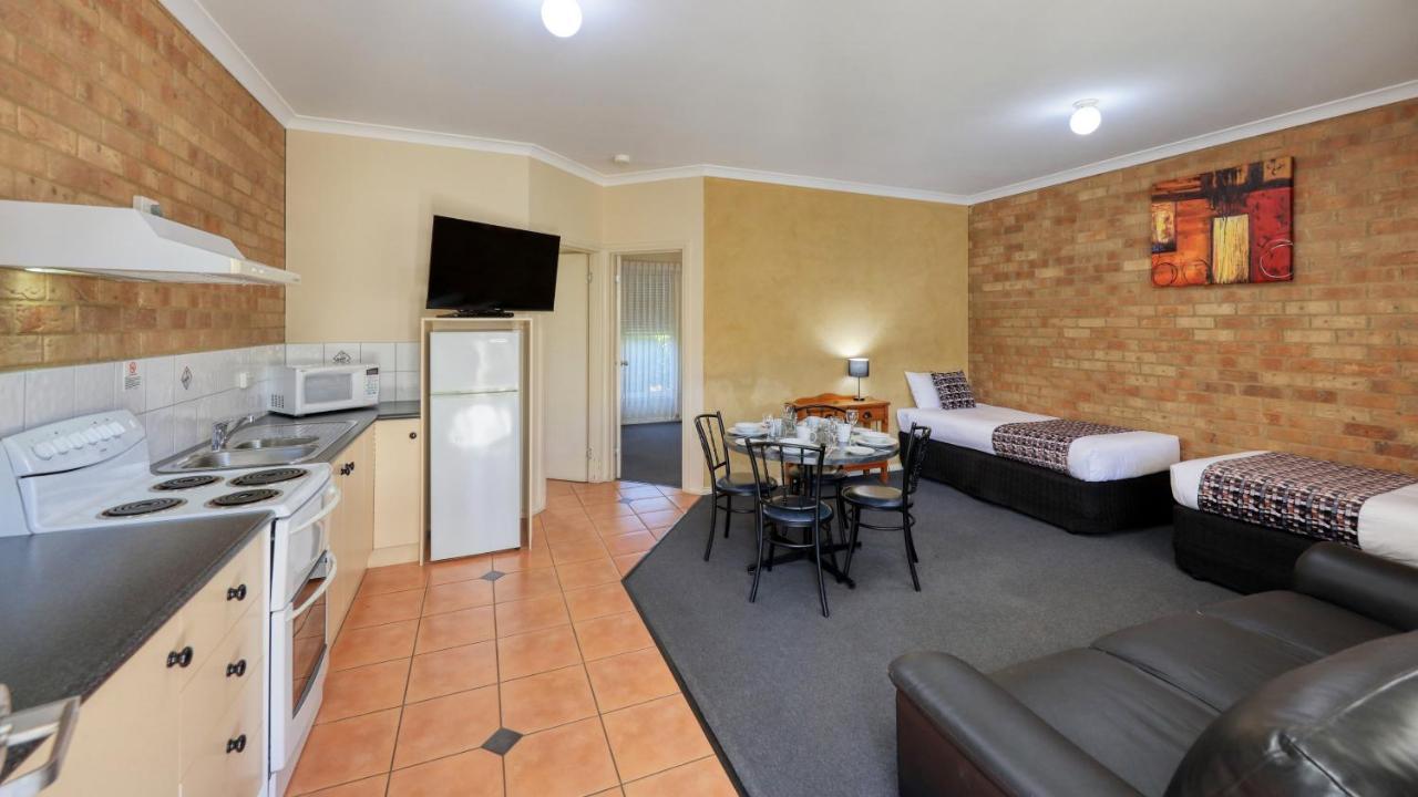 Bridges On Meninya Motel & Apartments Moama Luaran gambar
