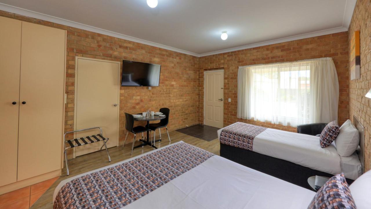 Bridges On Meninya Motel & Apartments Moama Luaran gambar