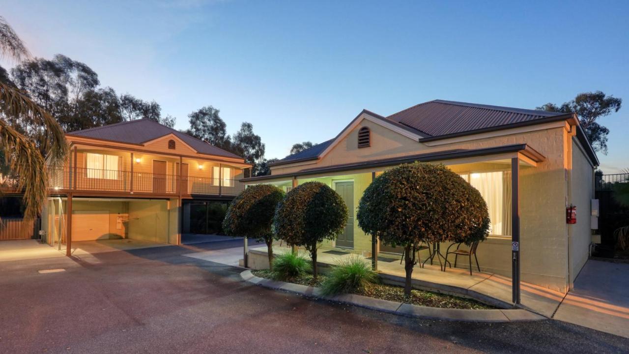Bridges On Meninya Motel & Apartments Moama Luaran gambar