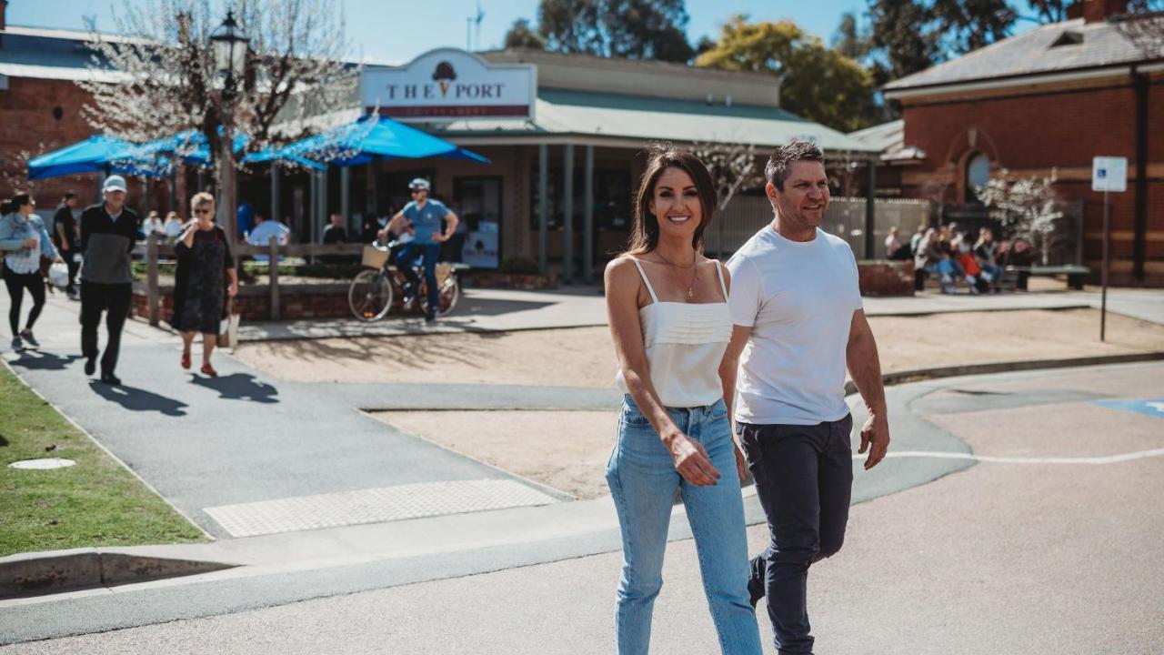 Bridges On Meninya Motel & Apartments Moama Luaran gambar
