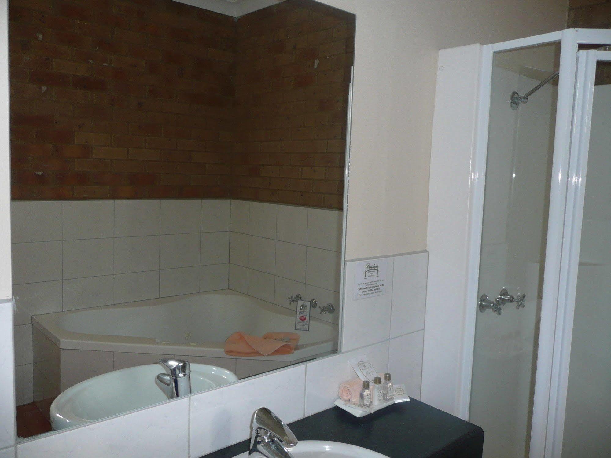Bridges On Meninya Motel & Apartments Moama Luaran gambar