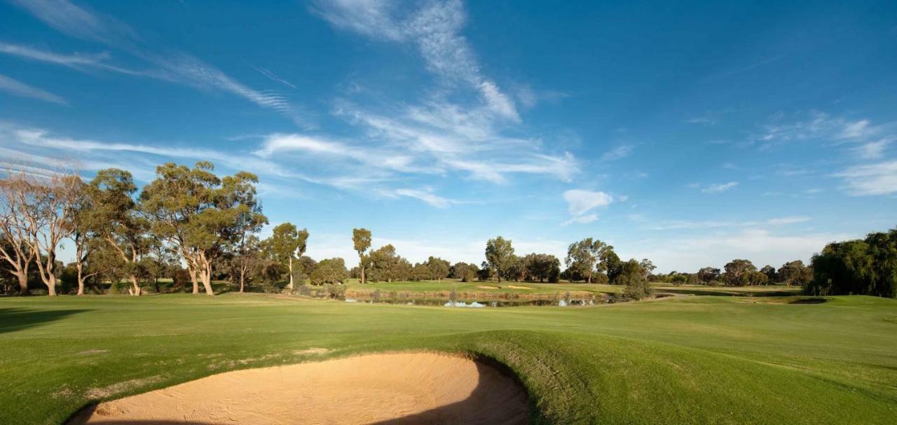 Bridges On Meninya Motel & Apartments Moama Luaran gambar